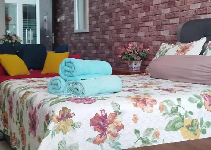 Sofiasuite16, Plaza Azalea, Shah Alam